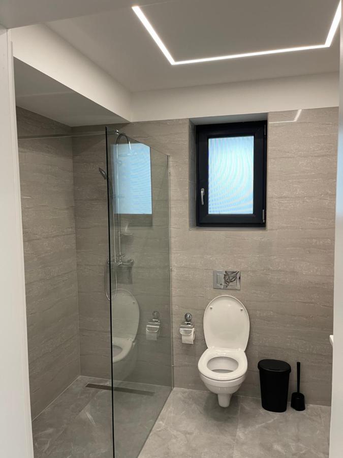 Noah Apartment Self Check-In Otopeni Buitenkant foto