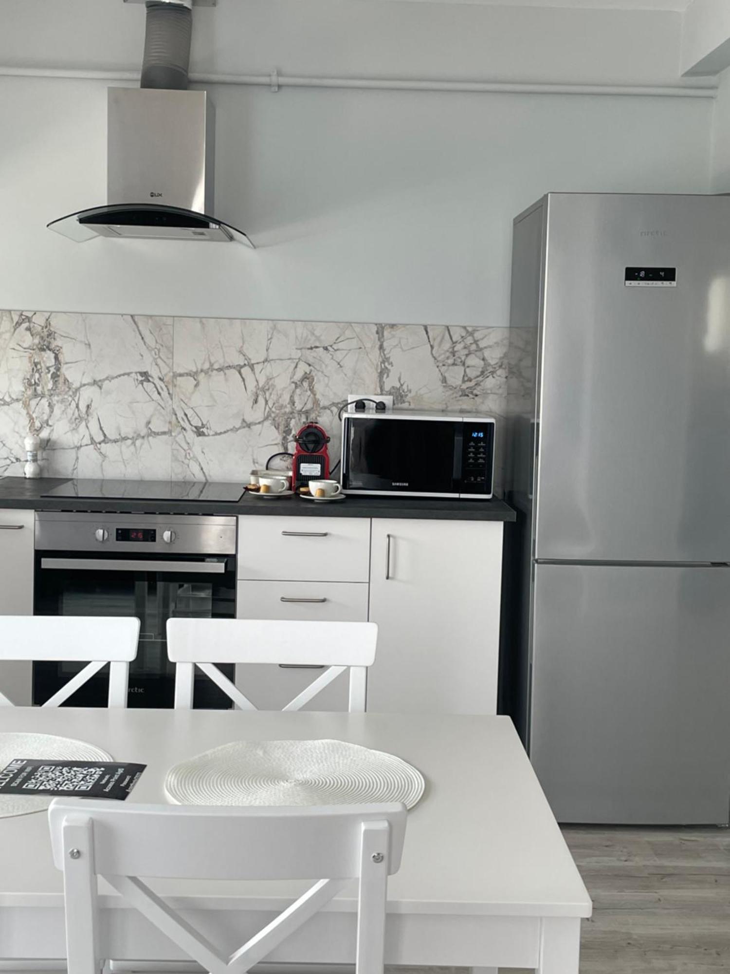 Noah Apartment Self Check-In Otopeni Buitenkant foto
